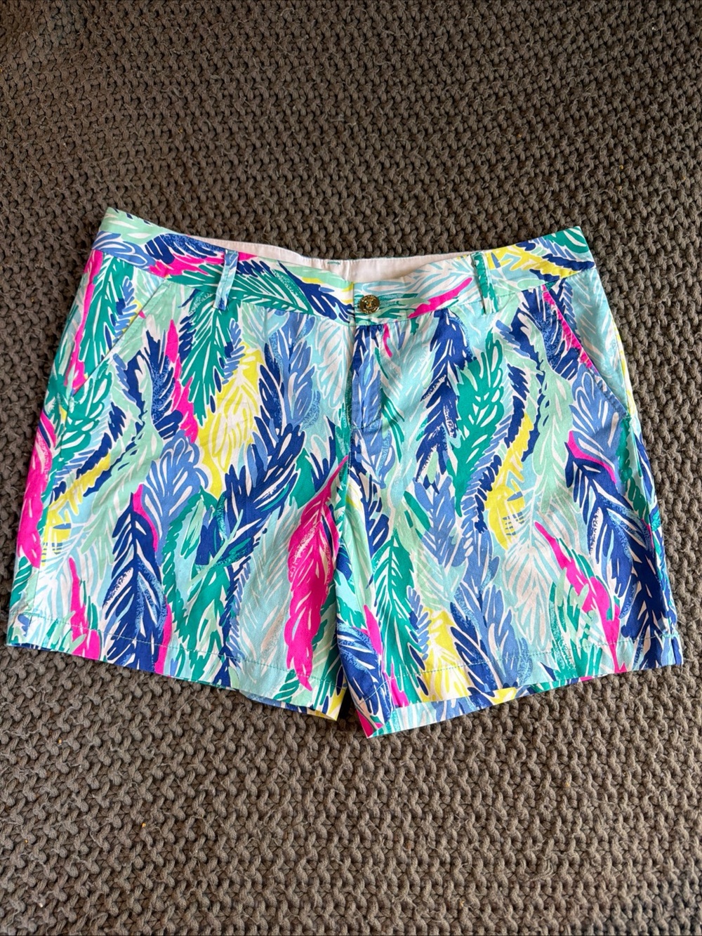 Lilly Pulitzer Jayne ‘Light As Feather’ Multicolor Tropical Print Shorts Wmn 14